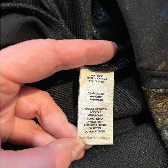 SOFT SURROUNDINGS Floral Stretch Ponte Skinny Pants Black Women’s Size Medium - Picture 5 of 5